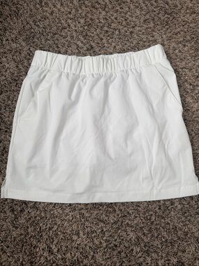 Columbia White Elastic Waist Athletic Skirt with Pockets